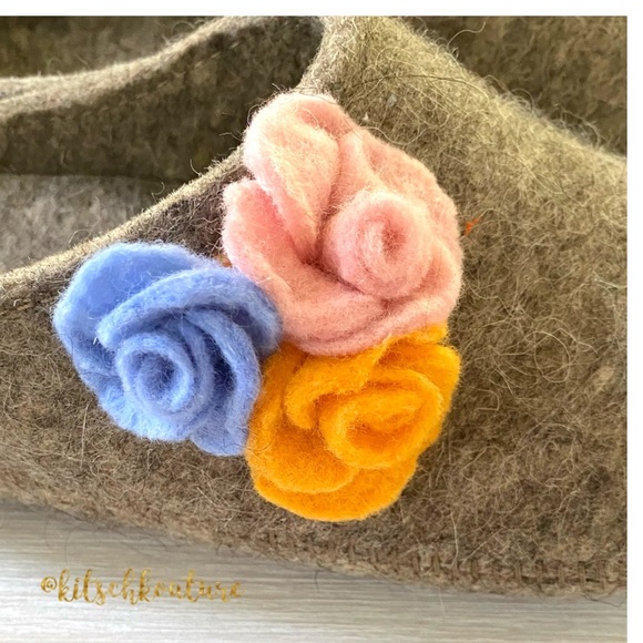 Handmade 100% Wool Clogs - Picture 5 of 11